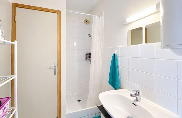 STUDIO A VENDRE A TOURS DERNIER ETAGE VENDU LOUE 400 € HC — photo 3