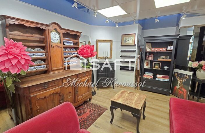 MONTCEAU-LES-MINES  CENTRE-VILLE  MURS COMMERCIAUX ET APPARTEMENT T3 — photo 2
