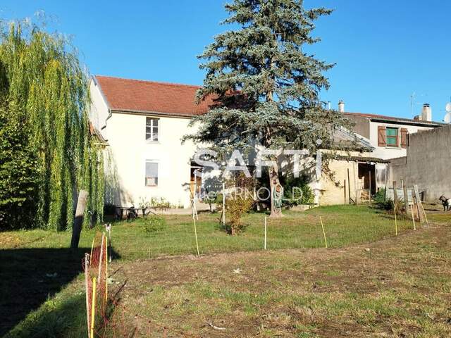 Maison de village de 240 m2 environ sur une parcelle de 1547 m2 — photo du bien