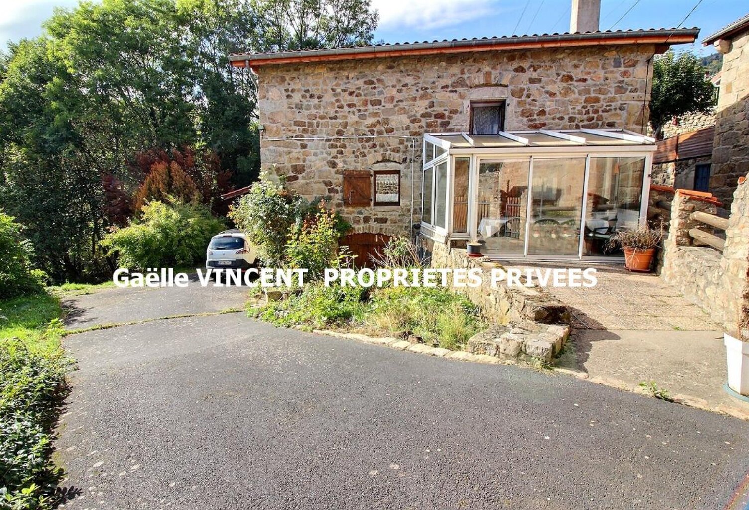 Thelis La Combe 42220 maison pierre 80m² habitables 2 chambres CARPORT sur 1500m² de terrain — photo 1