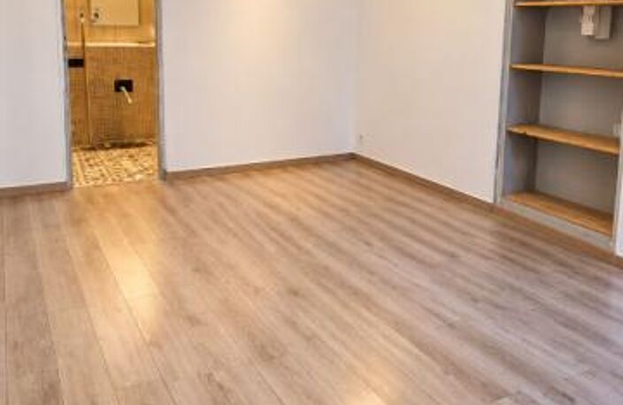 STUDIO Vidauban Proche Parking et commodités — photo 4