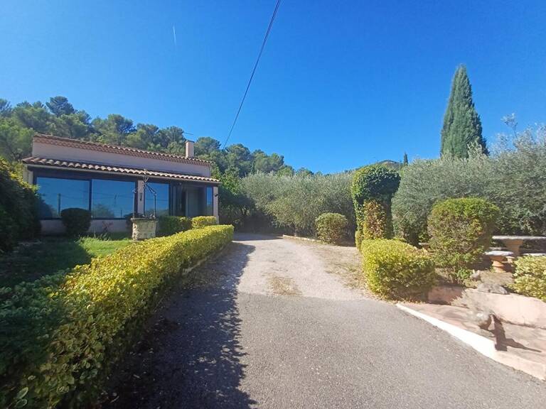 ROUGIERS VILLA T3 sur 1537 m² de terrain — photo 1