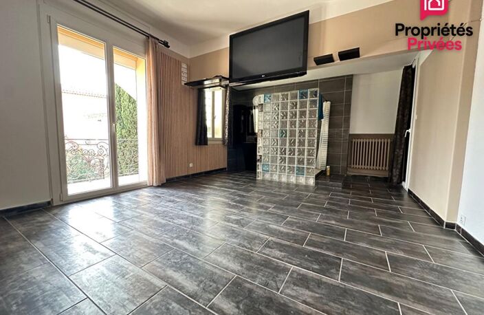 Miramas - Maison familiale de plus de 300 m² avec piscine couverte, T3 indépendant et grand garage — photo 4