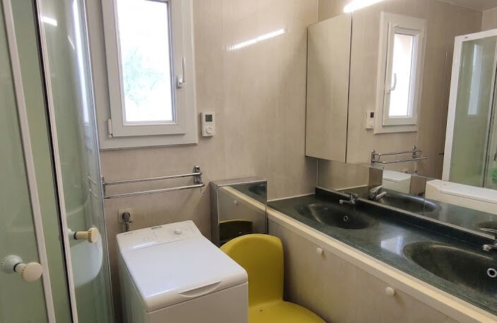 RODEZ  appartement T3 traversant avec garage et cave — photo 5