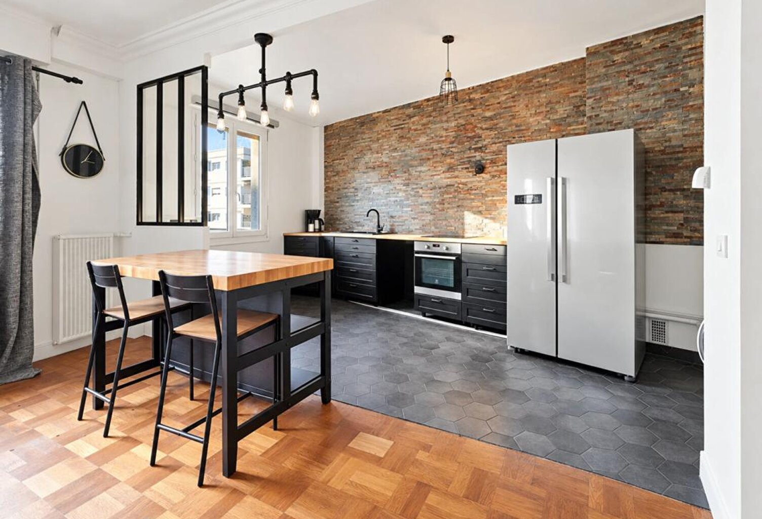 Appartement de 105m2 à Courbevoie Bécon - Balcon, box et cave — photo 1