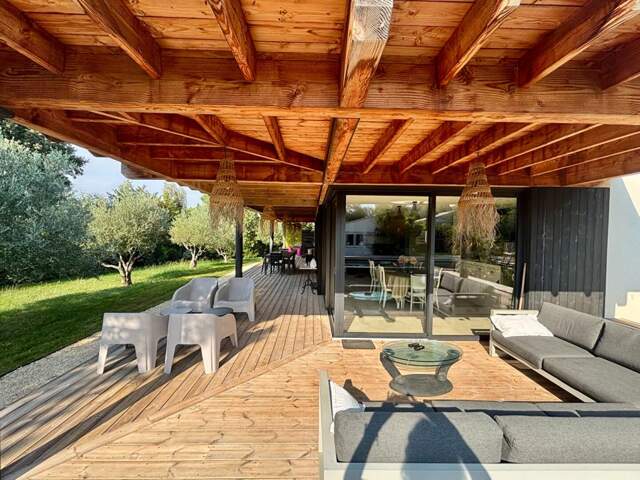 Uzès, élégante villa aux prestations soignées — photo du bien
