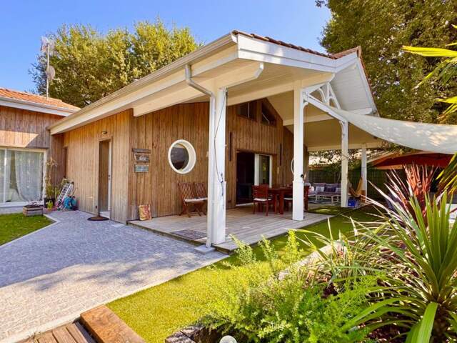 TRES BELLE VILLA OSSATURE BOIS TRES SOIGNEE — photo du bien