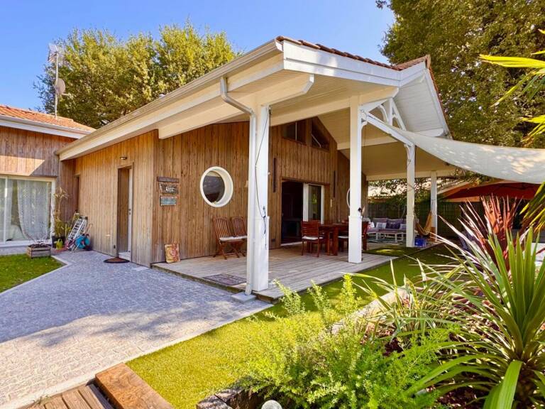 TRES BELLE VILLA OSSATURE BOIS TRES SOIGNEE — photo 1