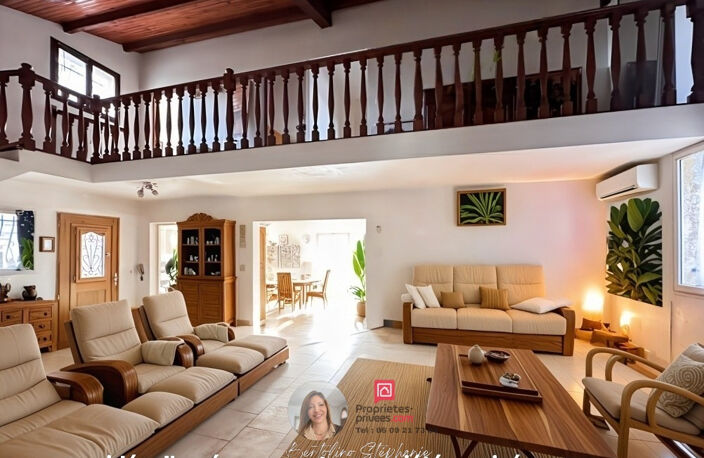 TRANS-EN-PROVENCE - MAISON FAMILIALE DE 200 M² AVEC 3 GARAGES, TERRAIN PISCINABLE ET BEAU POTENTIEL — photo 2