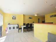 BOURGES MAISON PLAIN PIED DE 166 M² 5 CHAMBRES PISCINE GARAGE — photo 4
