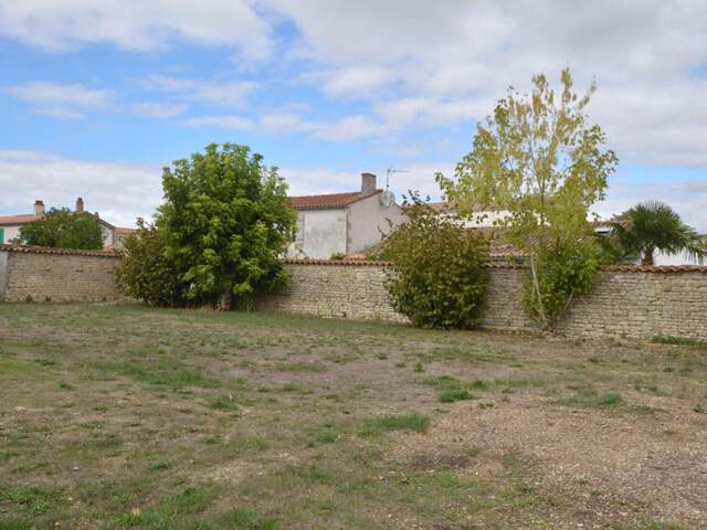 Terrain Sainte Soulle 490 m2 — photo du bien