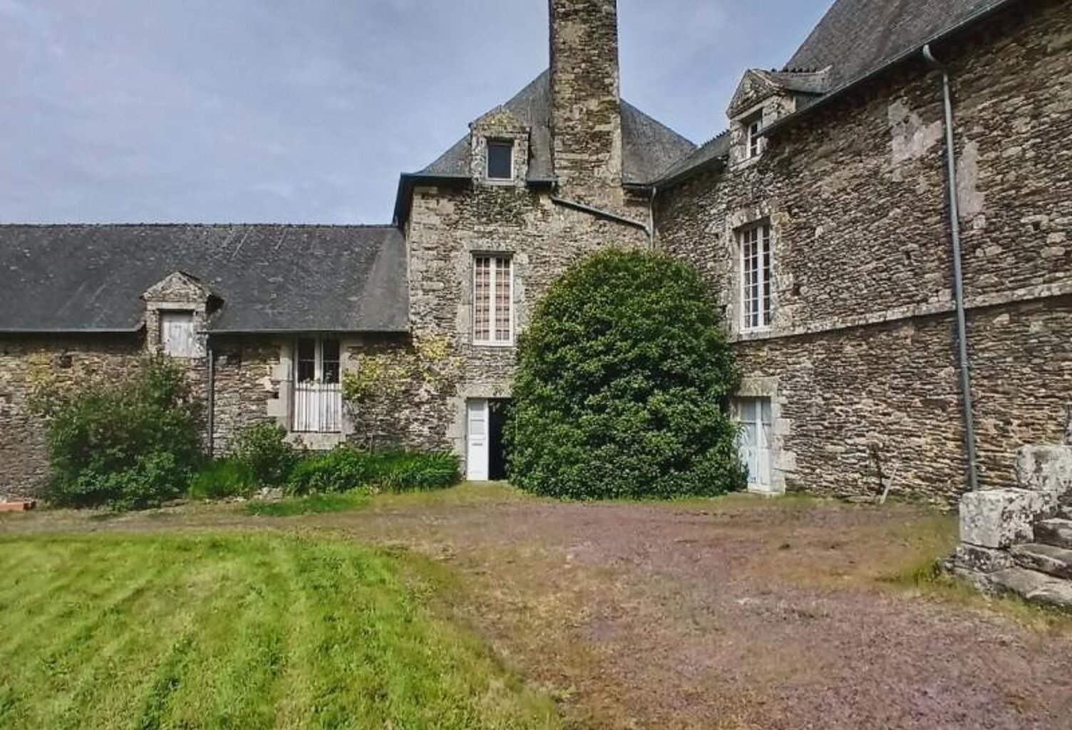 Manoir XV et XVIII siècle à restaurer — photo 1