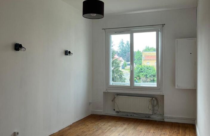 Location appartement 2 pièces 60 m² à Saint-Genest-Lerpt (42530) — photo 4