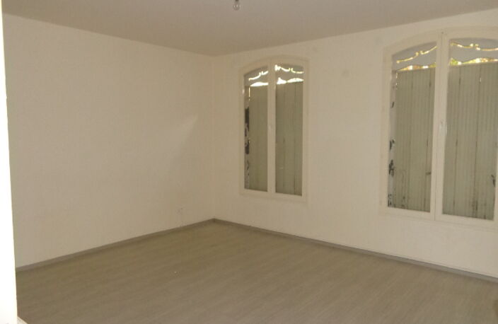Location appartement 4 pièces 75 m² à Draguignan (83300) — photo 4