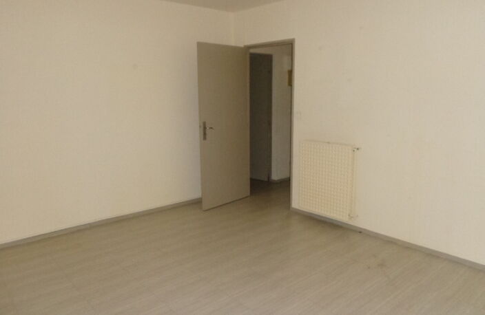 Location appartement 4 pièces 75 m² à Draguignan (83300) — photo 5