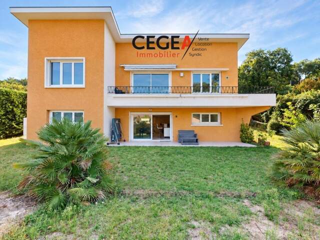 Maison 8 pièces 196 m² à Roussillon — photo du bien