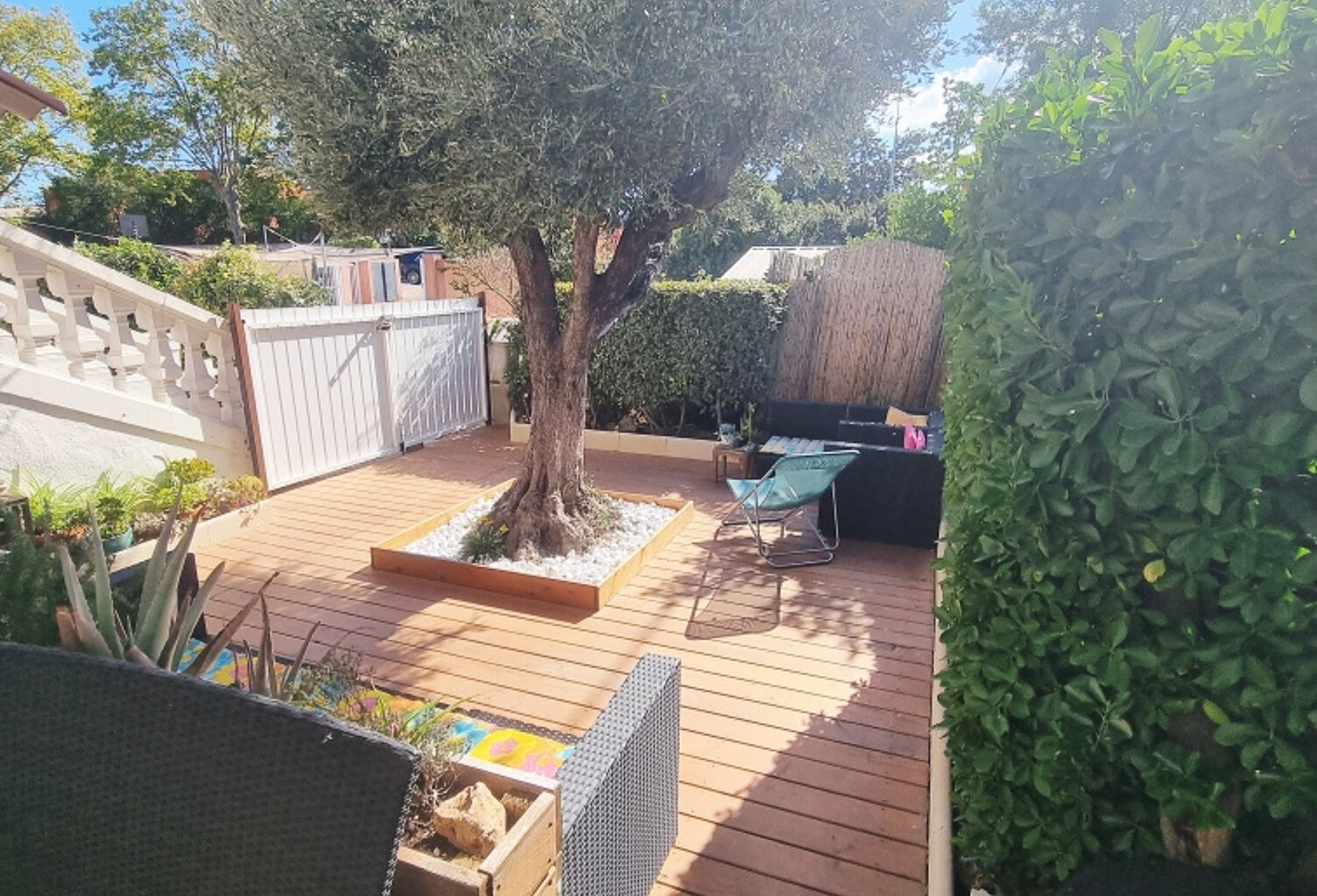 Le Muy joli F2 en rez de jardin terrasse 70m place de parkin — photo 1