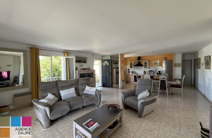 Maison de plain-pied avec piscine sur 506 m² de terrain — photo 3