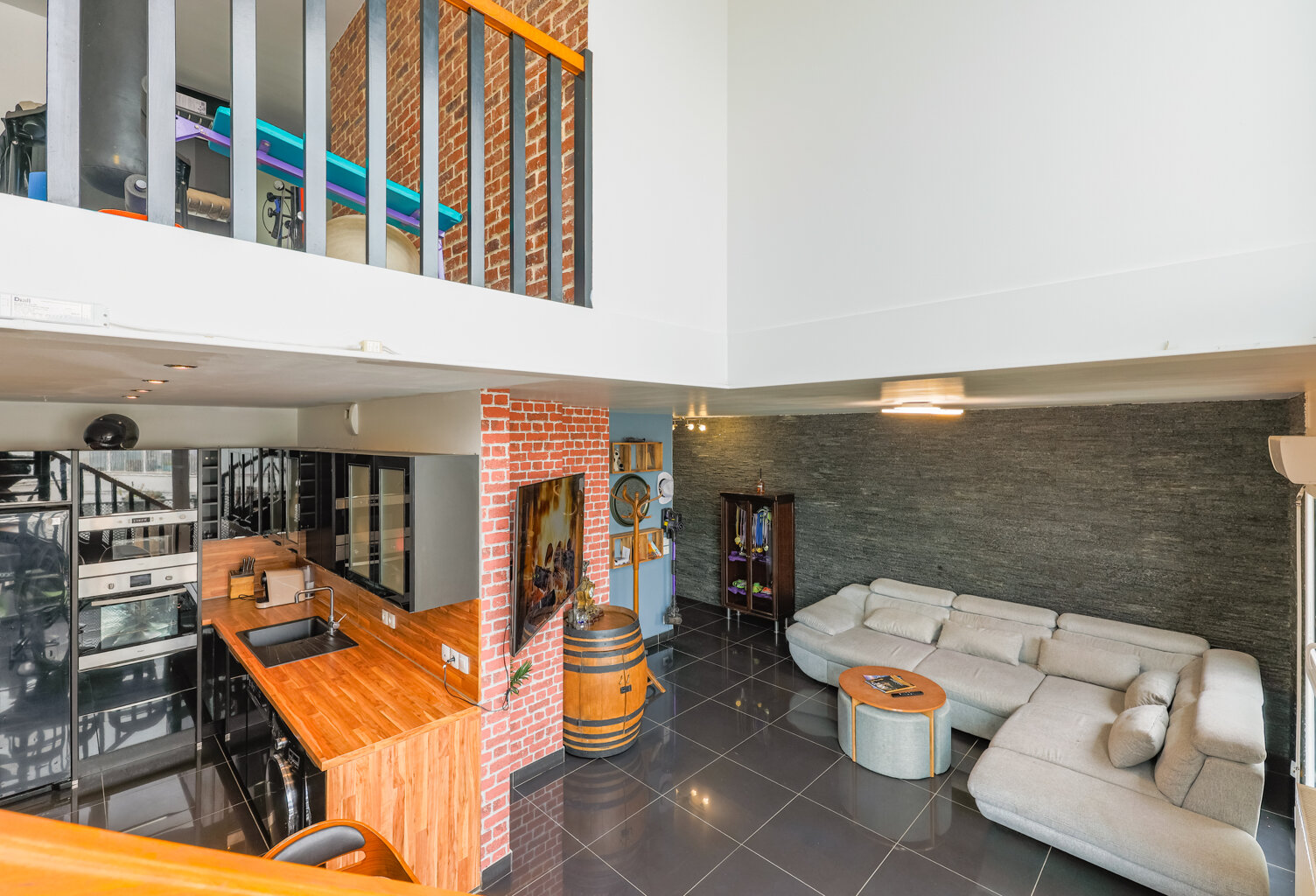 Appartement duplex 4 pièces - Balcon — photo 1