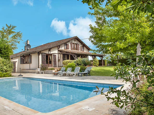 Spacieuse maison de caractère avec piscine chauffée, magnifi — photo du bien