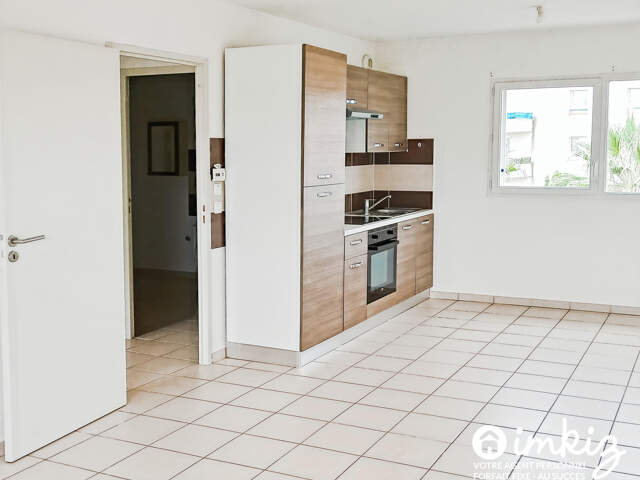 Appartement T2- Vertefeuille - Terrasse et parking — photo du bien