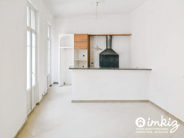 T4 de 80 m² repeint, gros potentiel — photo du bien