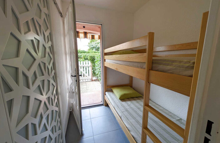EXCLUSIVITE SECTEUR PORT APPT REZ-DE-JARDIN — photo 4