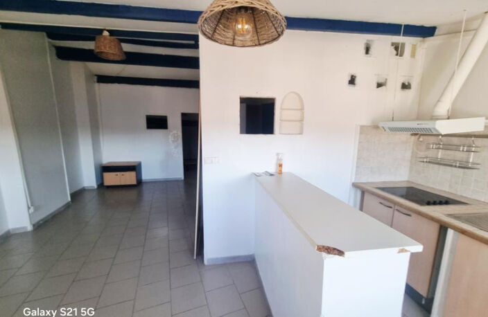 Exclusivité Draguignan centre F2 traversant au dernier étage — photo 2