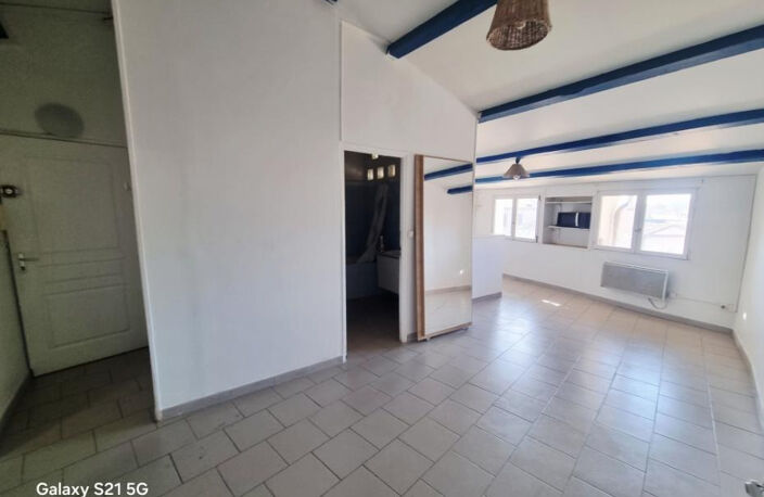 Exclusivité Draguignan centre F2 traversant au dernier étage — photo 3
