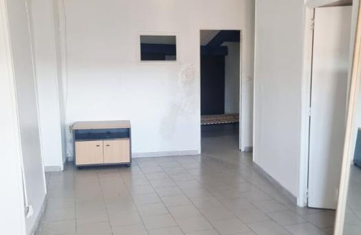 Exclusivité Draguignan centre F2 traversant au dernier étage — photo 5