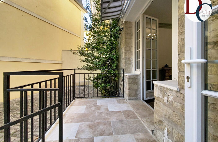 Bel appartement duplex en centre-ville de Senlis avec cour - — photo 2