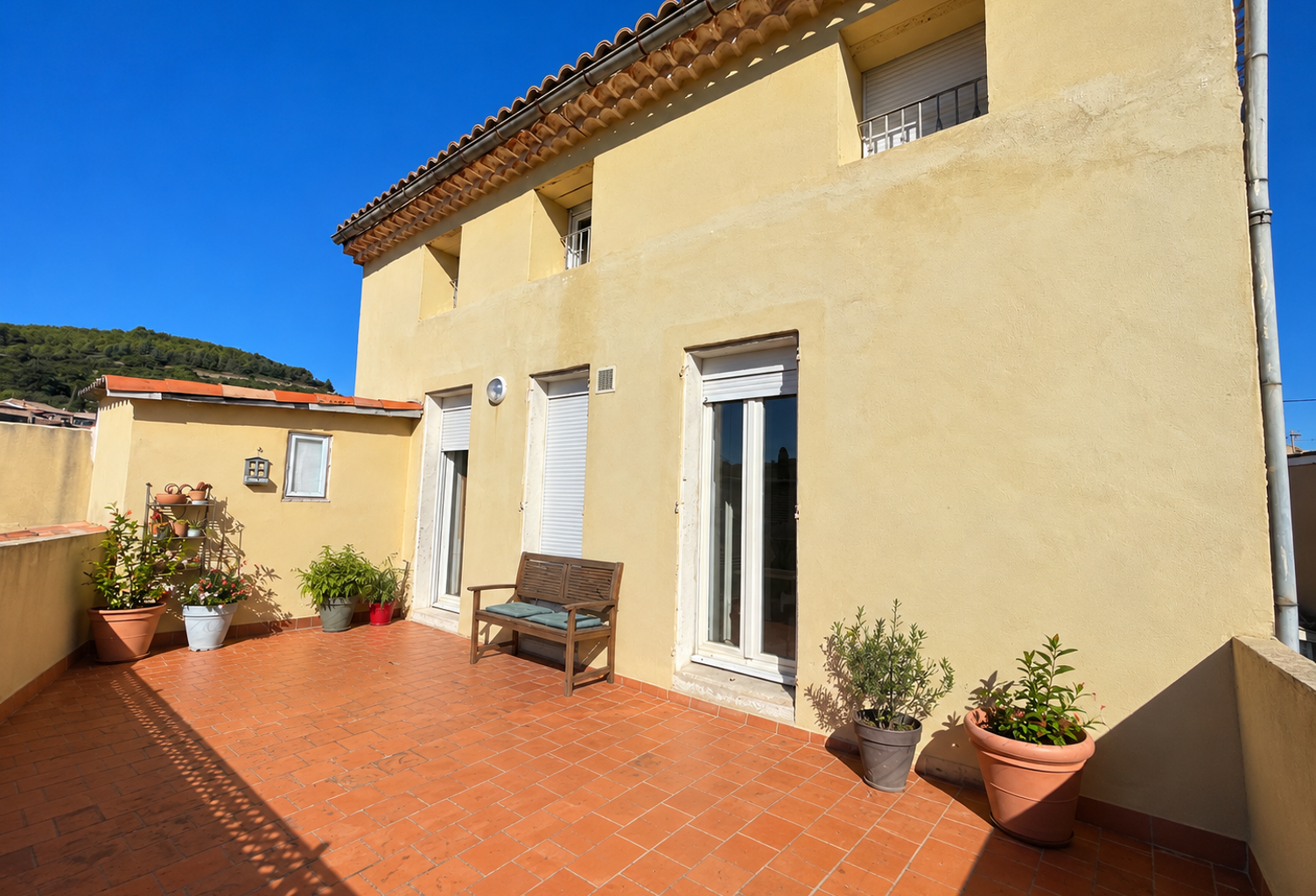 NEBIEN (34800) - Apt T3 + TERRASSE - SPECIAL INVESTISSEUR — photo 1