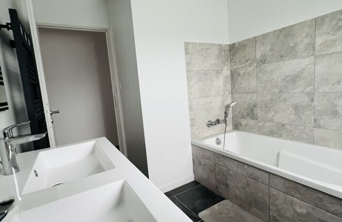 Vente Maison/villa 5 pièces — photo 3