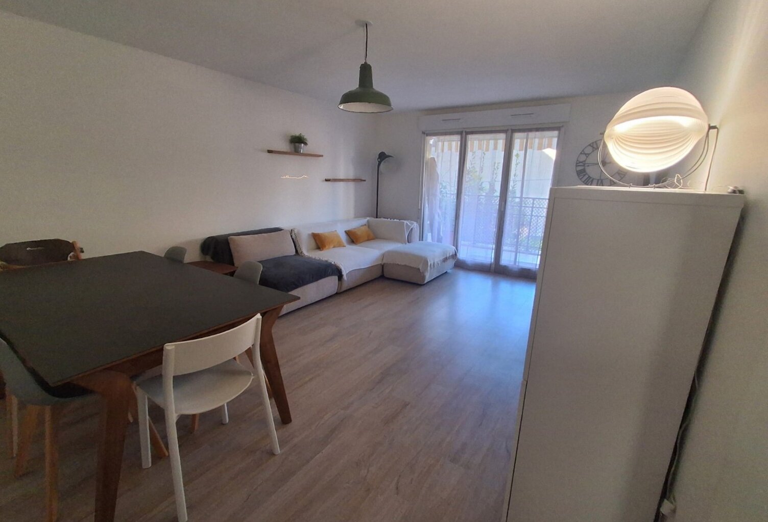 Location appartement 4 pièces 82 m² à Villeurbanne (69100) — photo 1