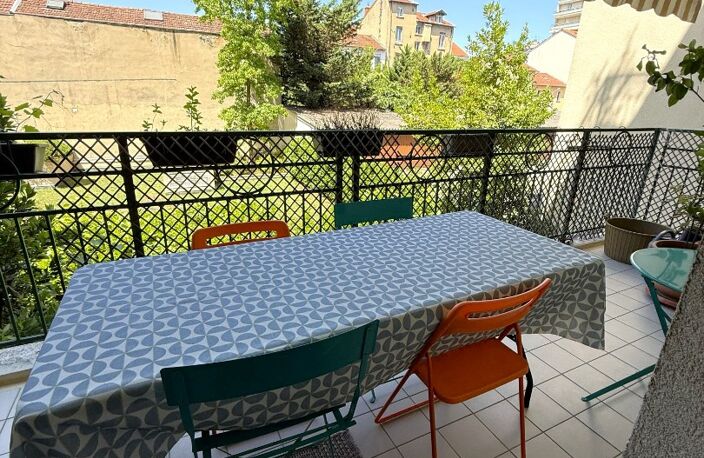 Location appartement 4 pièces 82 m² à Villeurbanne (69100) — photo 5