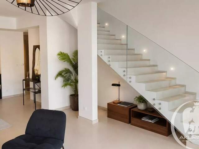 Appartement 4 pièces lumineux à Saint-Laurent-du-Var — photo du bien
