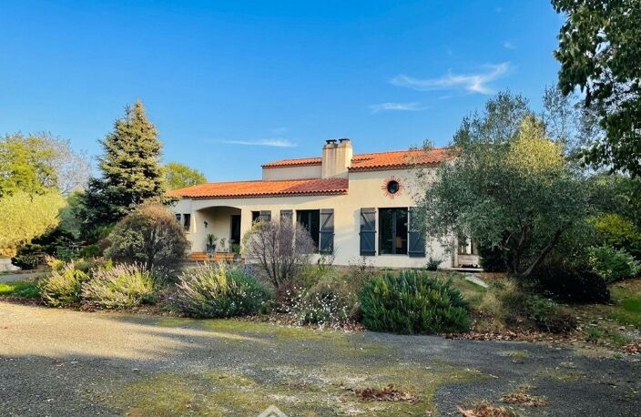 Maison - 190m² - SAINT AVAUGOURD DES LANDES — photo 2