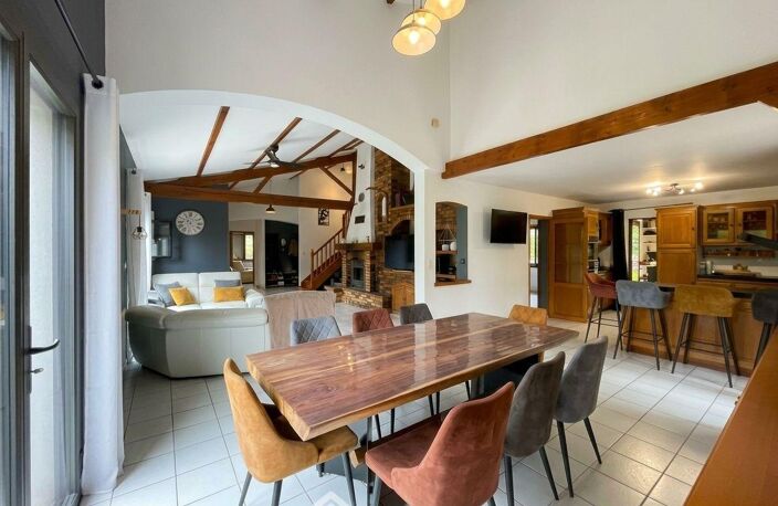 Maison - 190m² - SAINT AVAUGOURD DES LANDES — photo 5