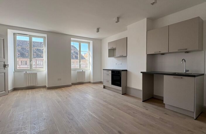 Prestige & Histoire – 3 pièces avec vue Cathédrale et Place Gutenberg-Appartement 75 m² 0 pièces — photo 3
