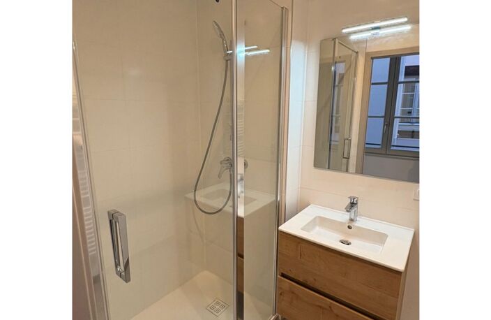 Prestige & Histoire – 3 pièces avec vue Cathédrale et Place Gutenberg-Appartement 75 m² 0 pièces — photo 5