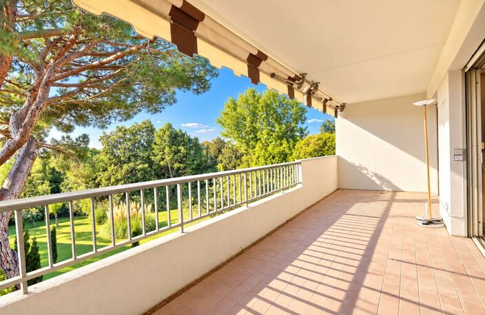 Cannes – Basse Californie | Dernier étage, terrasse plein Sud — photo 2