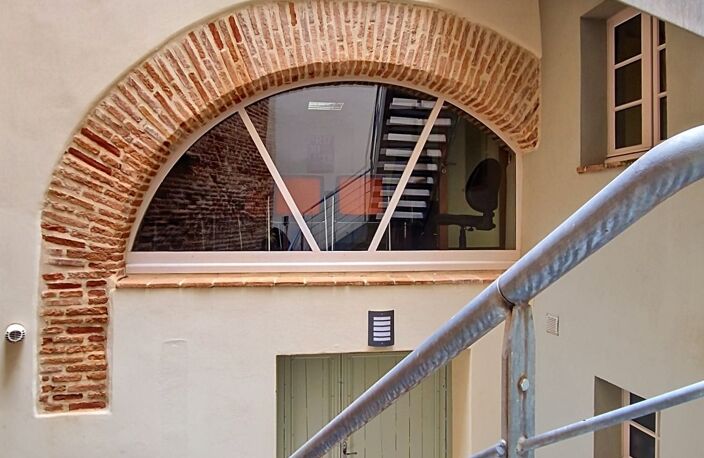 Immeuble mixte local professionnel et d'habitation — photo 4