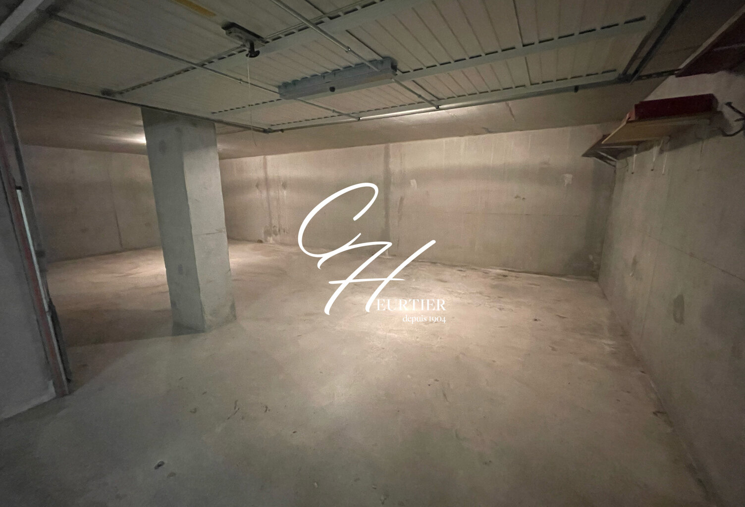 ECHIROLLES grand Garage secteur CENTRE — photo 1