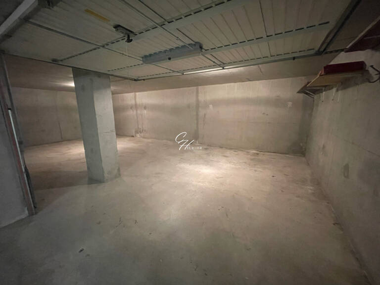 ECHIROLLES grand Garage secteur CENTRE — photo 1