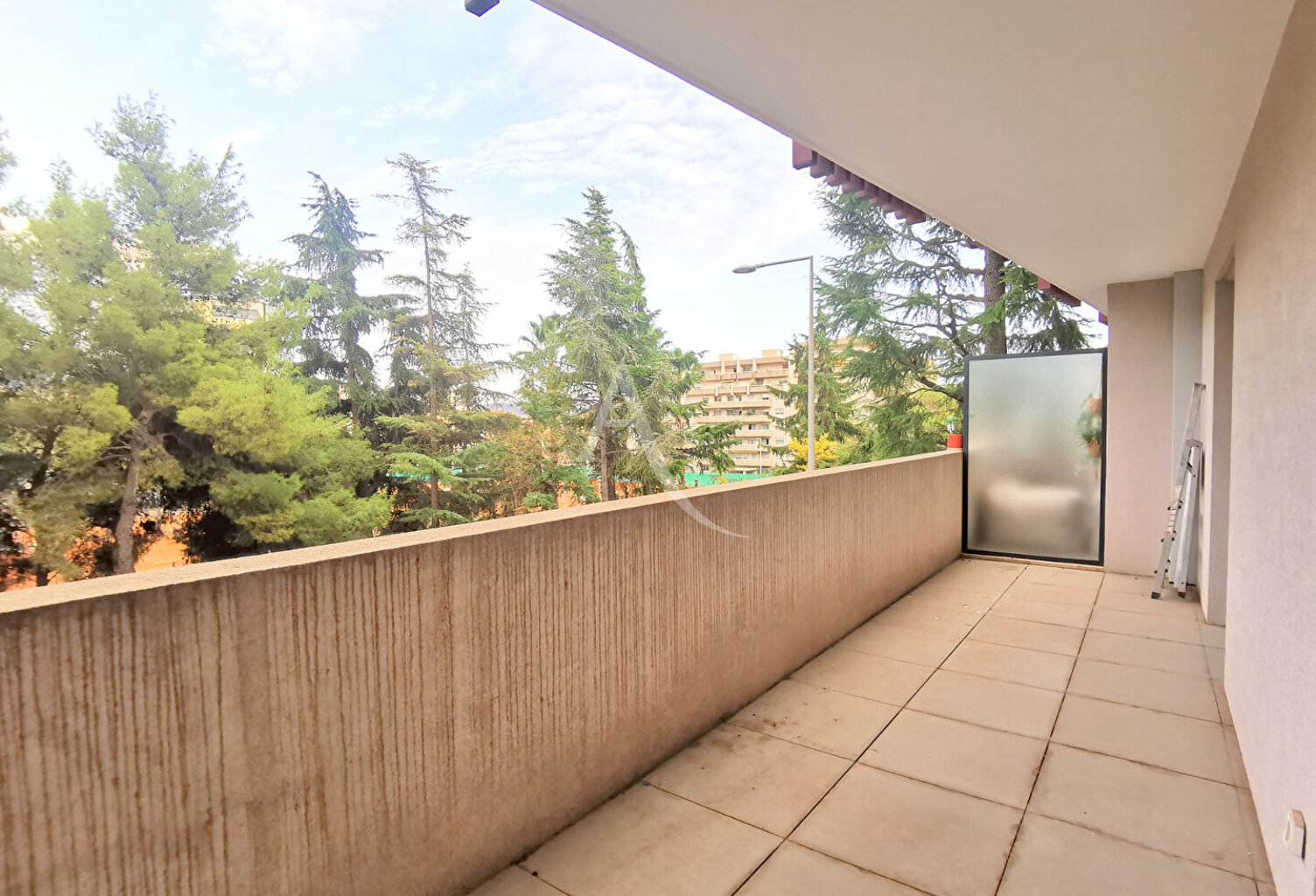 PROCHE GORBELLA : TRES BEAU 2 PIECES AVEC GRANDE TERRASSE DANS IMMEUBLE RECENT — photo 1