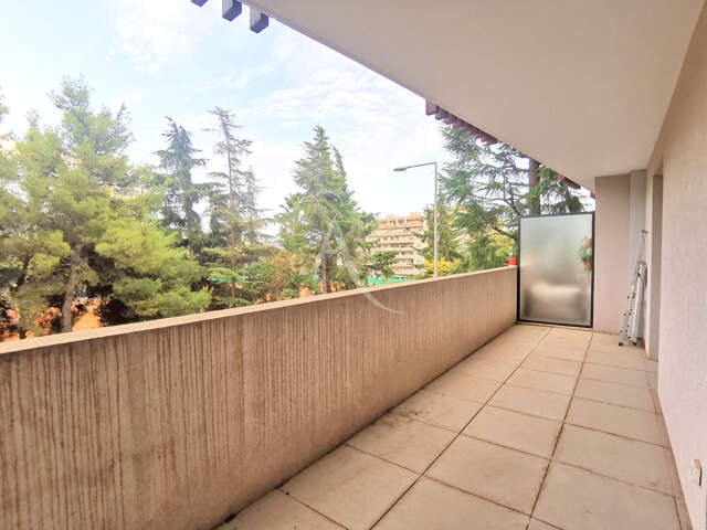 PROCHE GORBELLA : TRES BEAU 2 PIECES AVEC GRANDE TERRASSE DANS IMMEUBLE RECENT — photo du bien