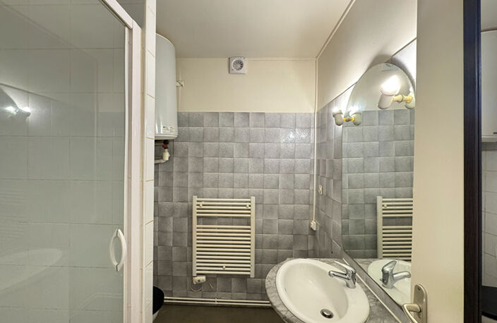 APPARTEMENT T1 DE 20 m2 - REIMS CENTRE-VILLE — photo 5