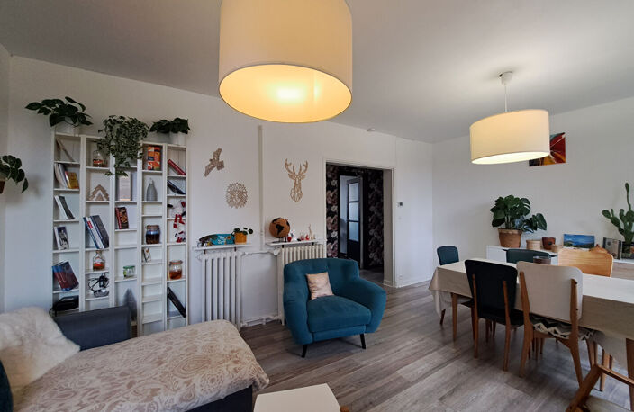 APPARTEMENT MEUBLE 3 PIECES 70M² - REIMS LESAGE — photo 2