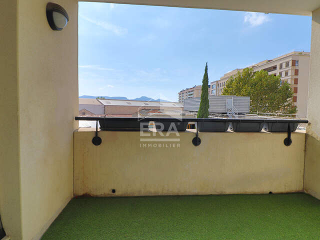 Appartement 10ème - Secteur Saint Jean - 3 pièces 71 m2 - Balcon - Parking - Traversant — photo du bien
