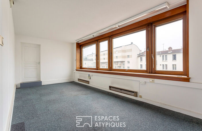 Appartement en plateau à aménagé en dernier étage avec place de stationnement — photo 2